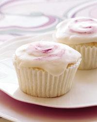 Angel Food Cupcakes With Raspberry Swirl
